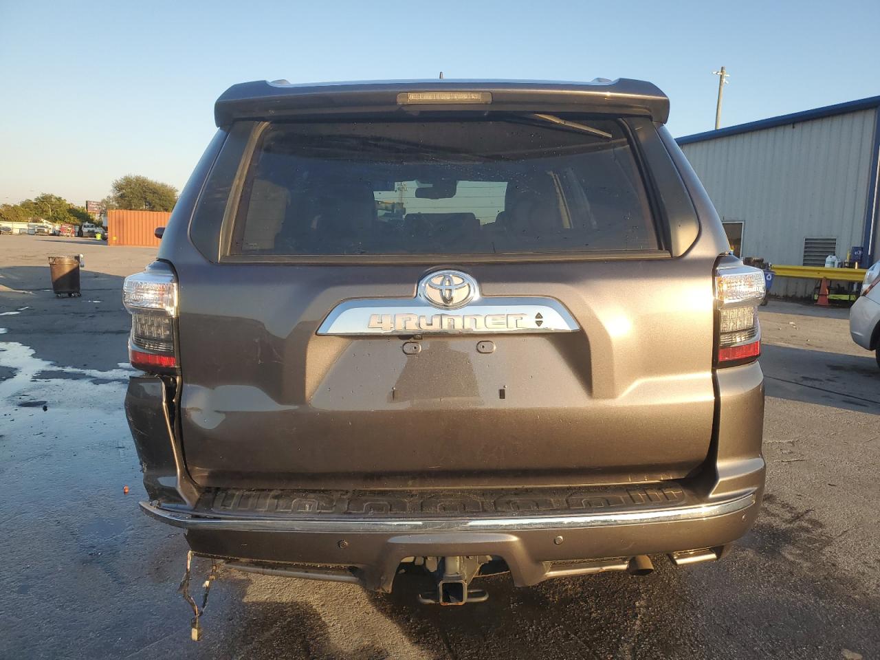 Toyota 4Runner Limited Image 2