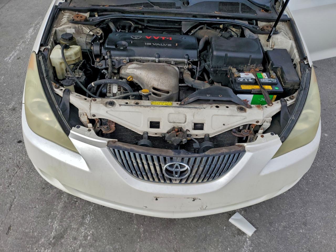 Toyota Camry Se Image 8