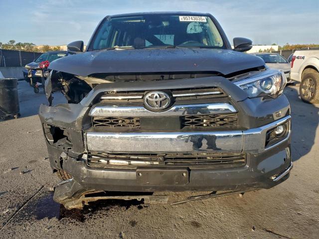 Toyota 4Runner Limited Image 7