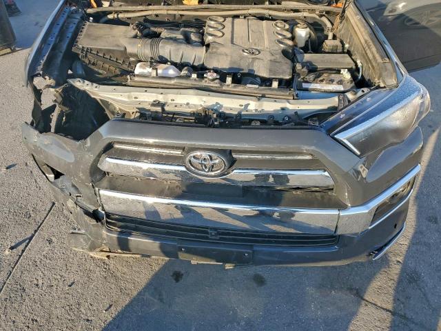 Toyota 4Runner Limited Image 4