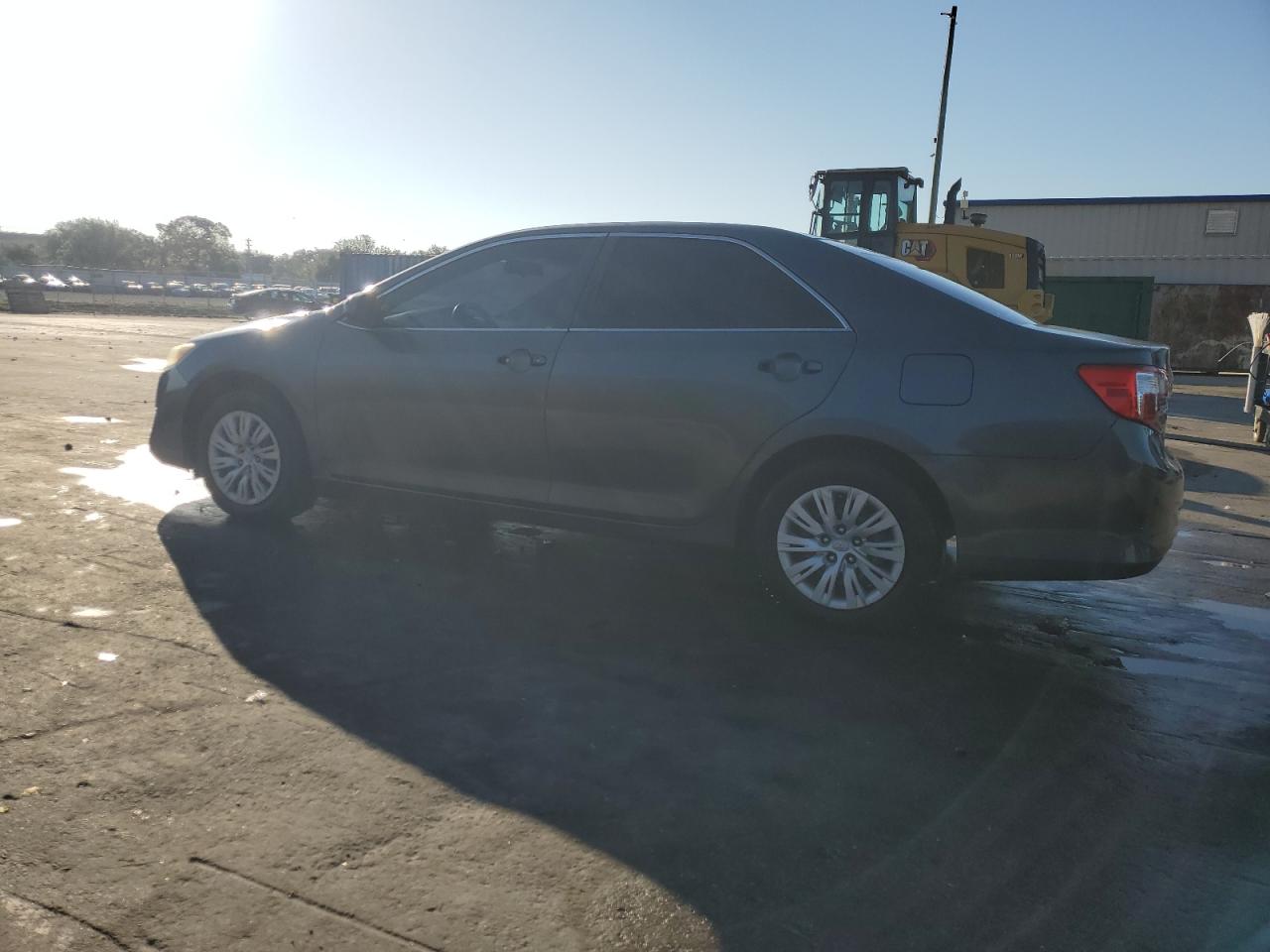 Toyota Camry Base Image 2