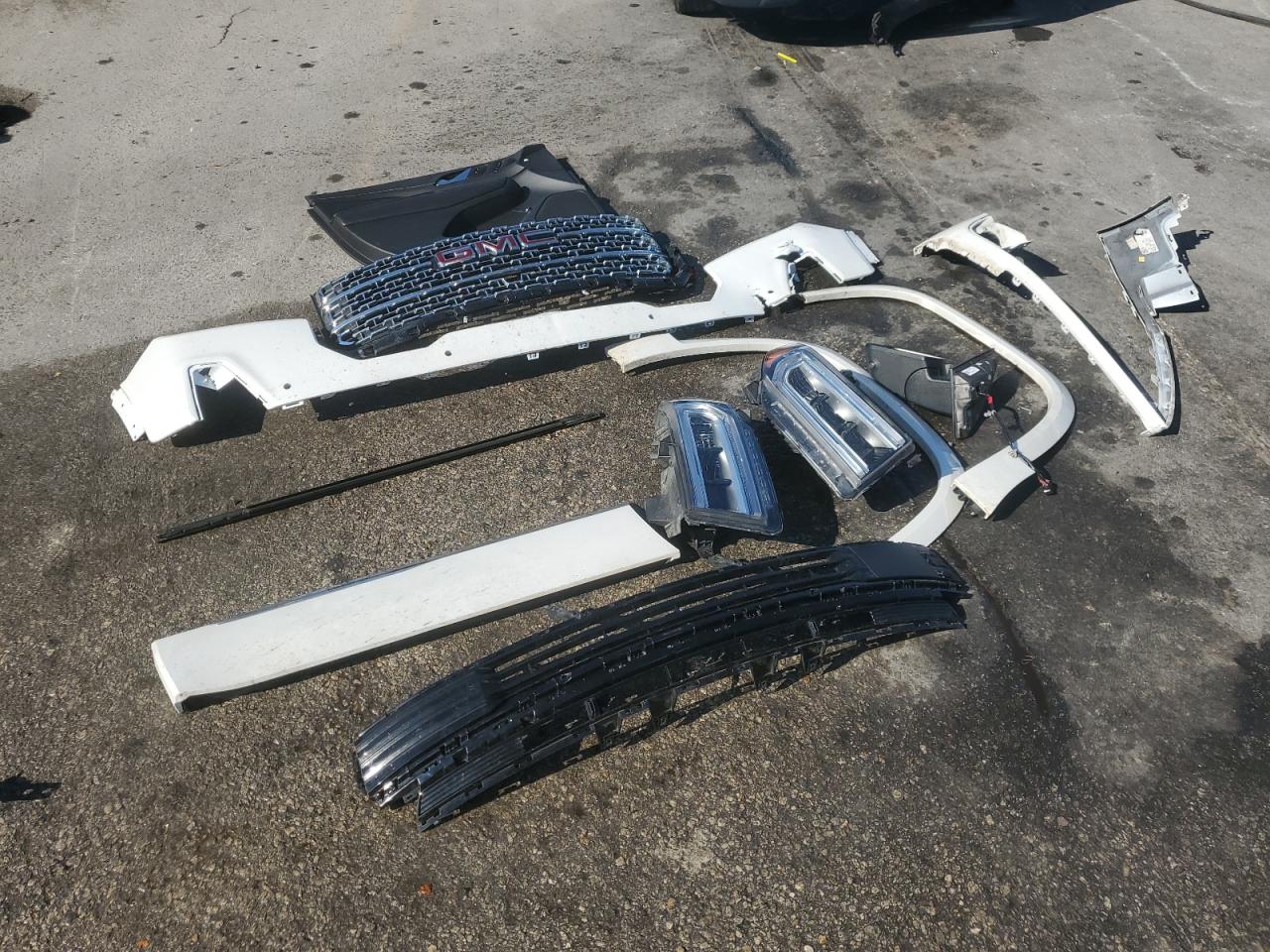 GMC Acadia Denali Image 10