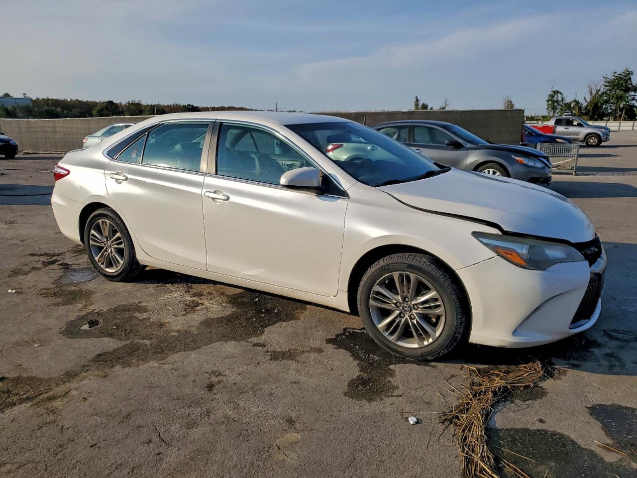 Toyota Camry Le Image 7