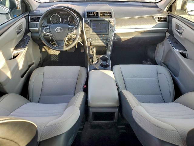 Toyota Camry Le Image 8