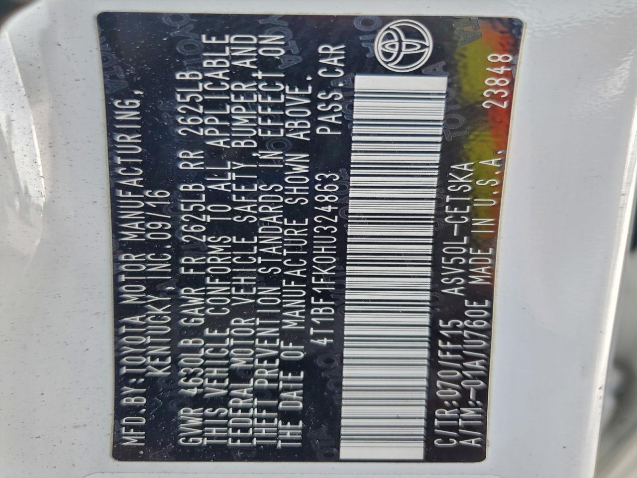 Toyota Camry Le Image 10