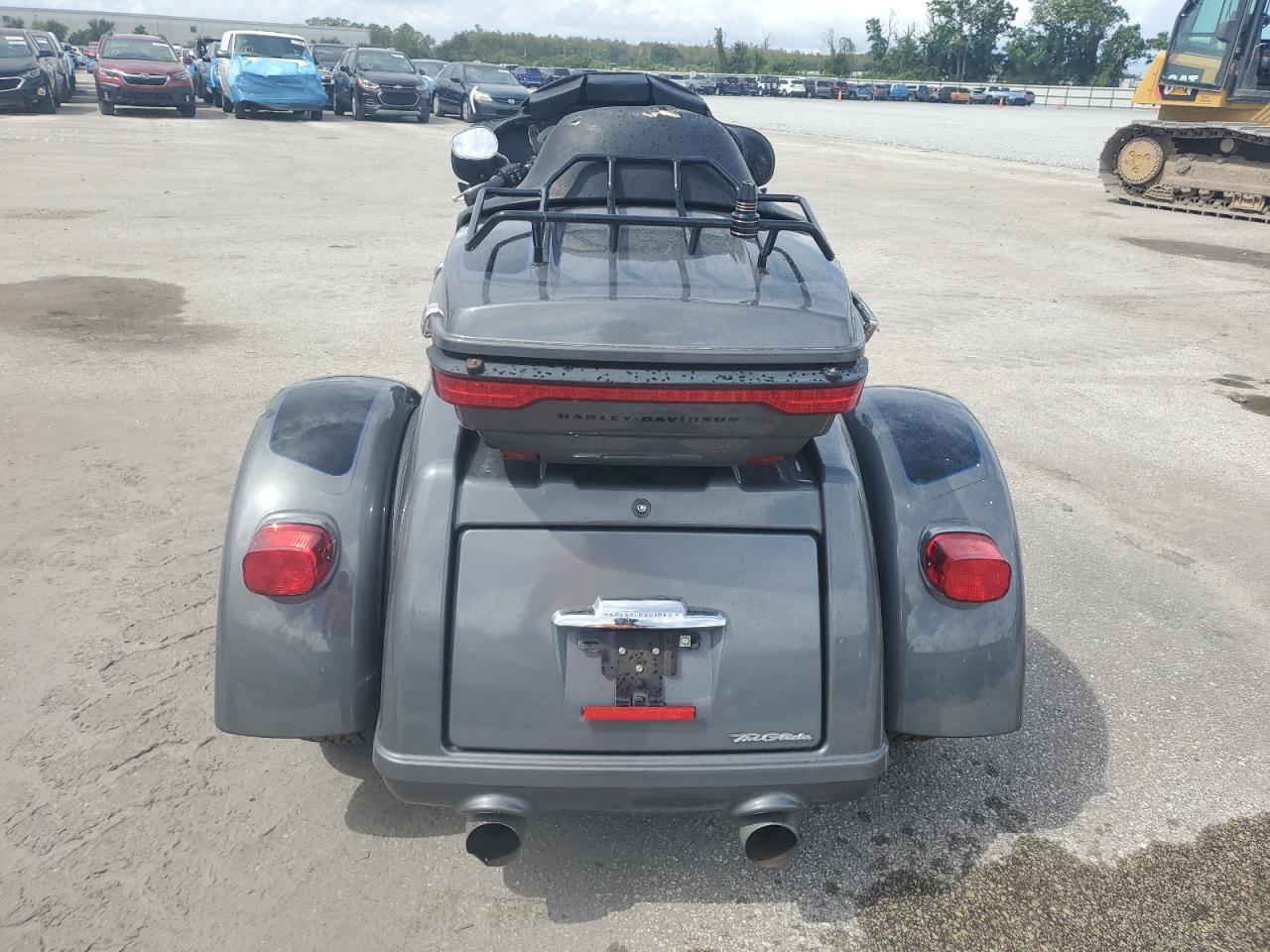 Harley-Davidson Fl Image 3