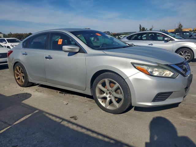 Nissan Altima 2.5 Image 12