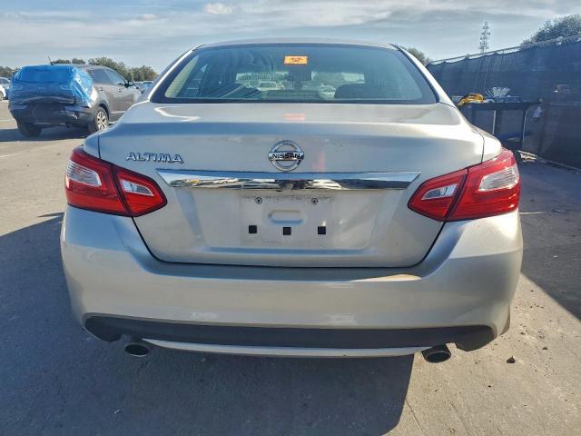 Nissan Altima 2.5 Image 6