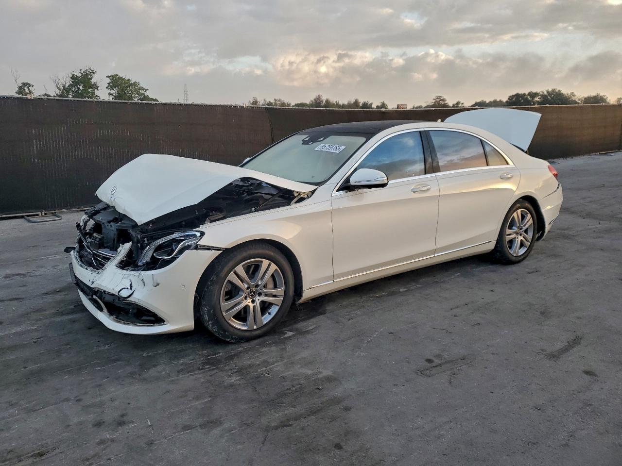 Mercedes-Benz S-Class 560 4matic Image 1