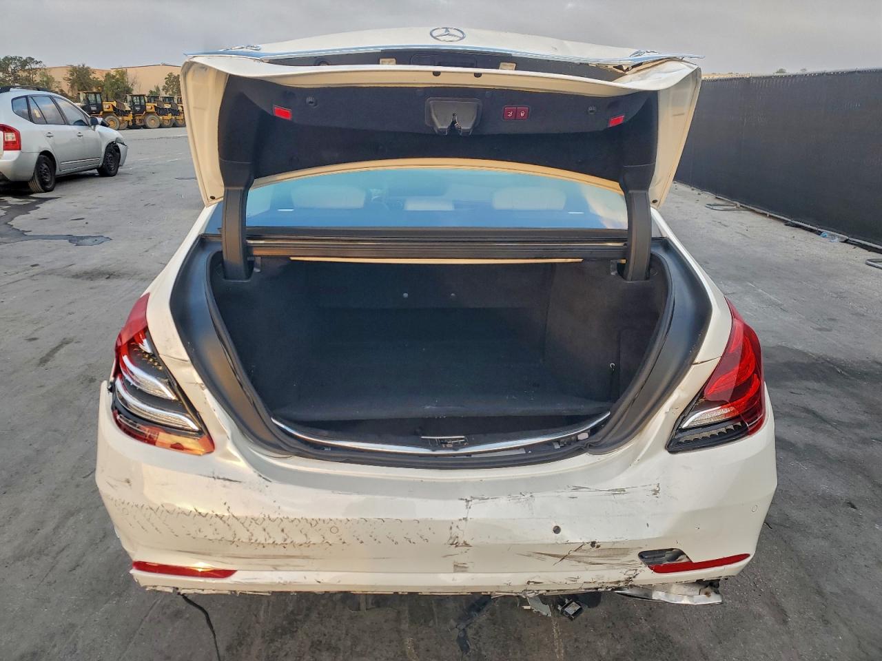 Mercedes-Benz S-Class 560 4matic Image 5