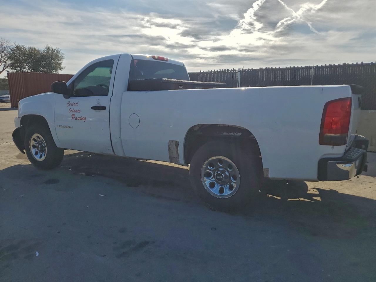 GMC Sierra C1500 Image 2