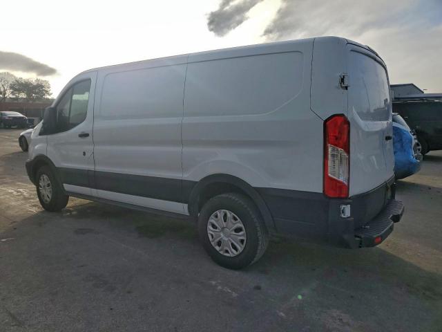 Ford Transit T-150 Image 2