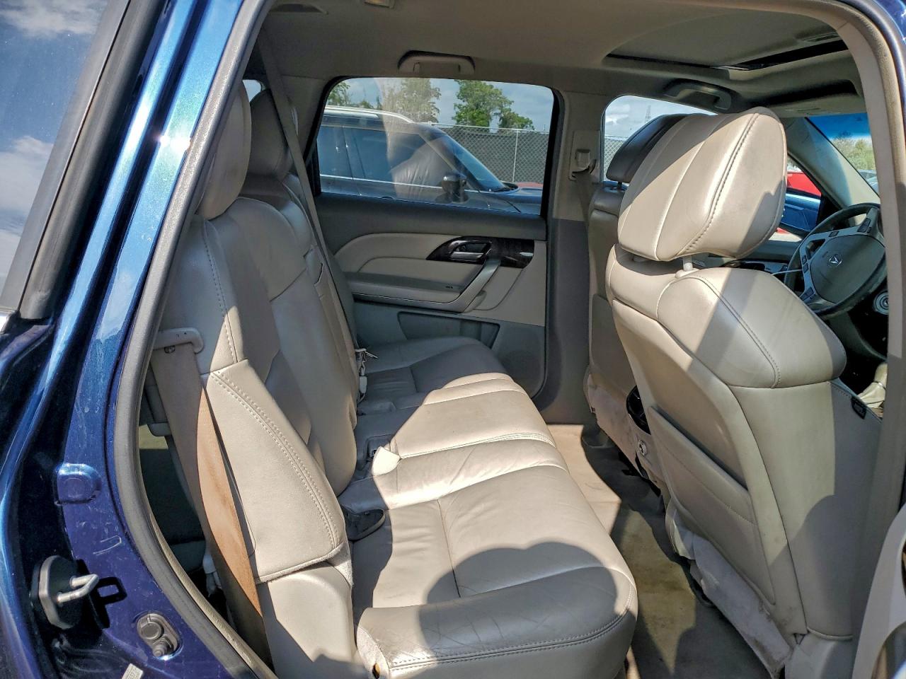 Acura MDX Image 2