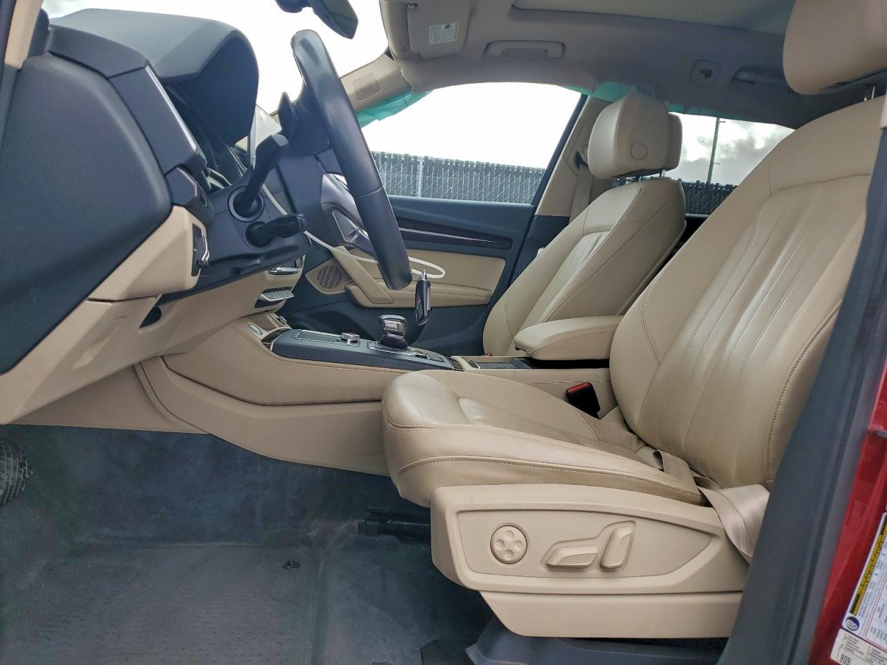 Audi Q5 Premium Plus Image 10