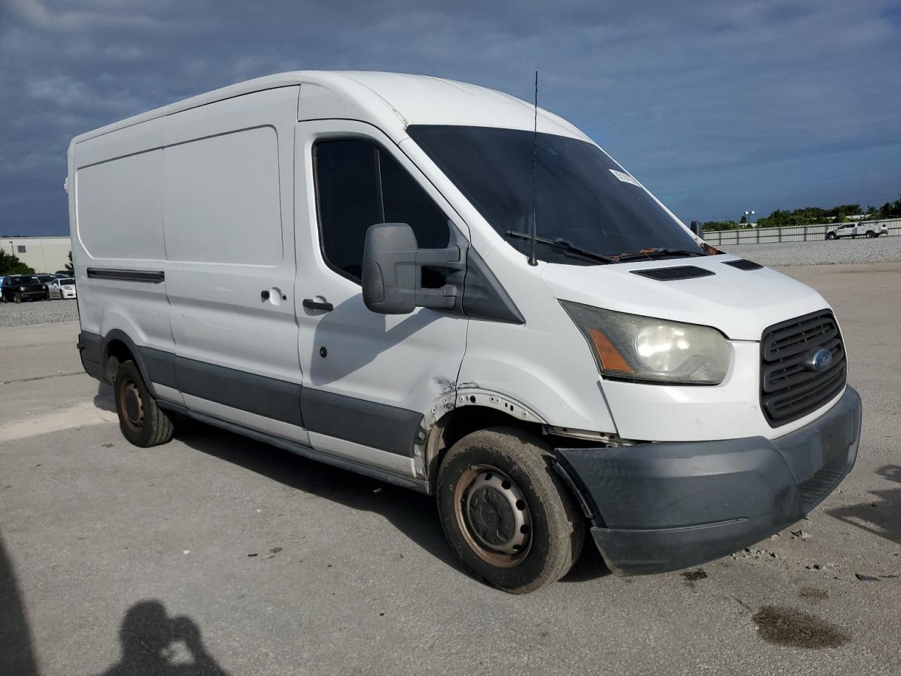 Ford Transit T-250 Image 5