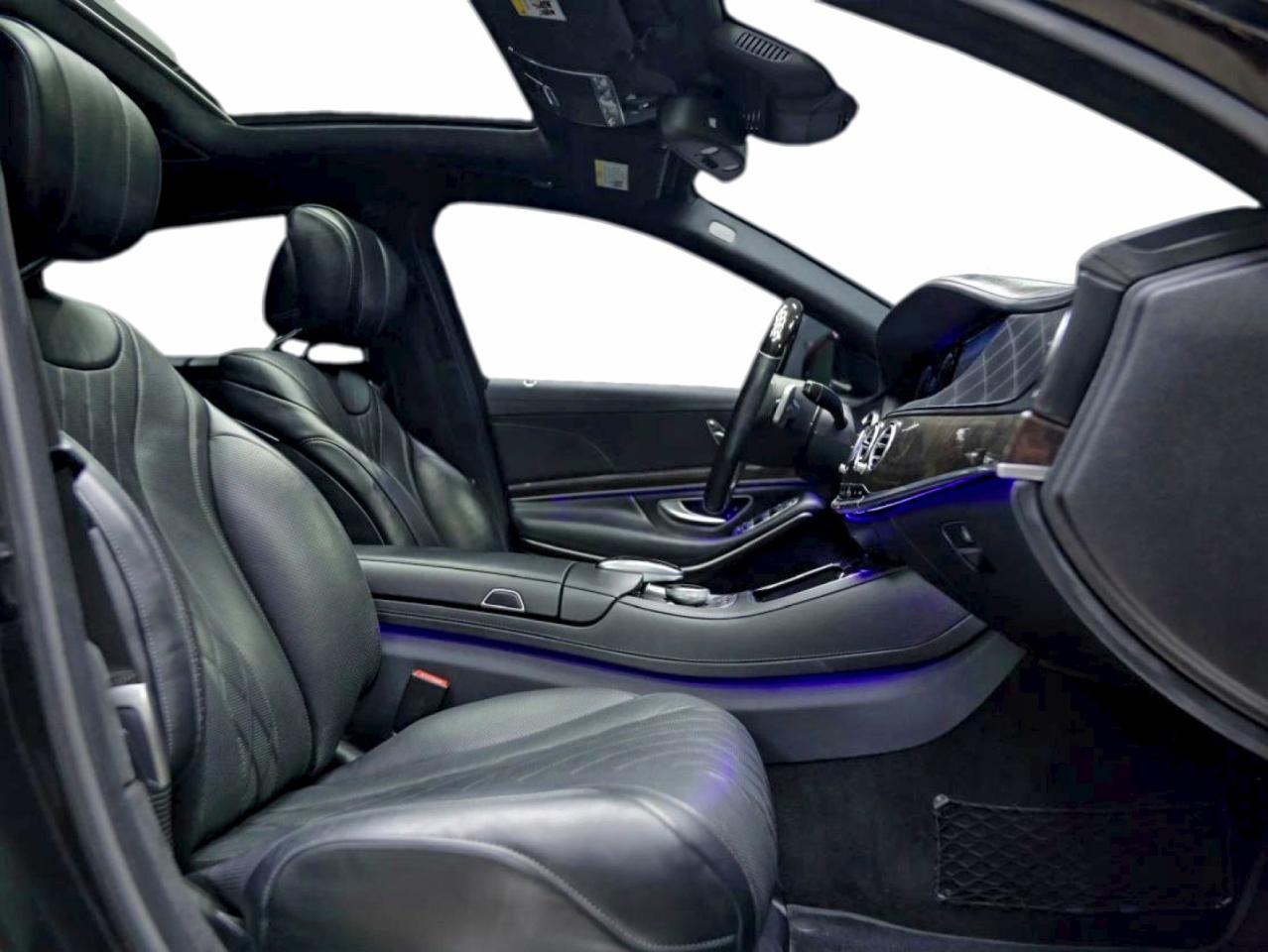 Mercedes-Benz S-Class 550 Image 4