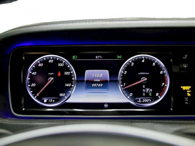 Mercedes-Benz S-Class 550 Image 9