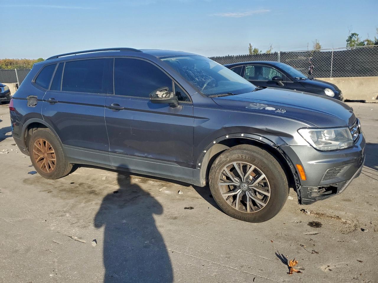 Volkswagen Tiguan S Image 8