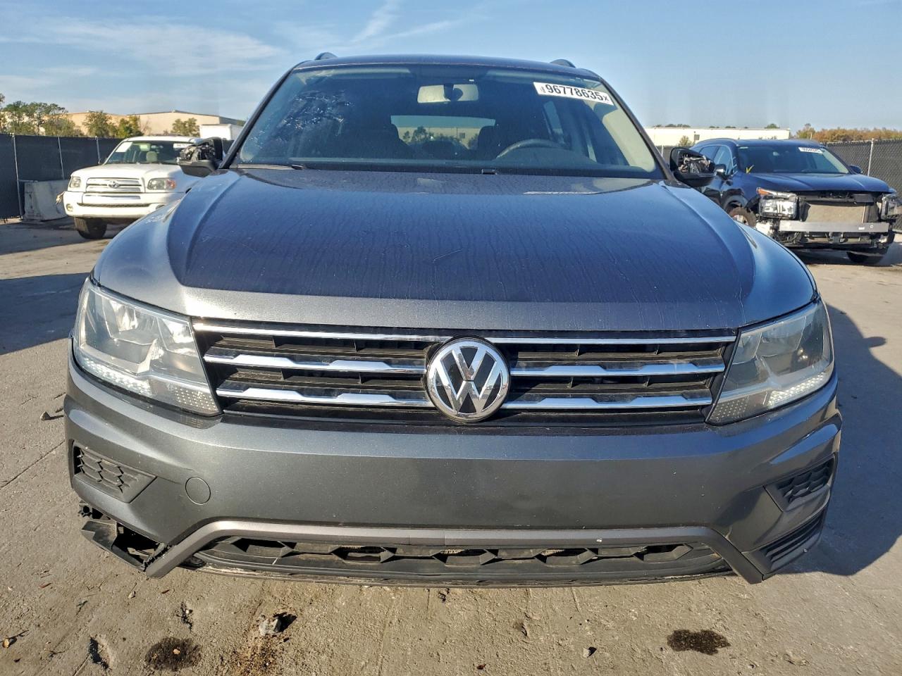 Volkswagen Tiguan S Image 7