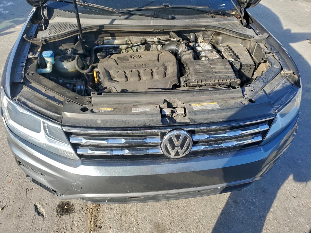 Volkswagen Tiguan S Image 6
