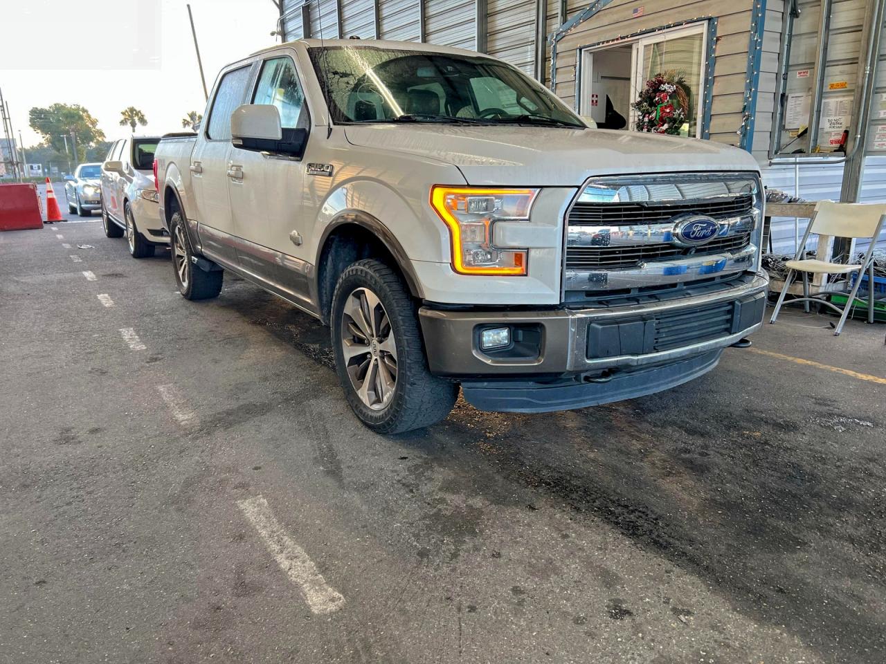 Ford F-150 Supercrew Image 1