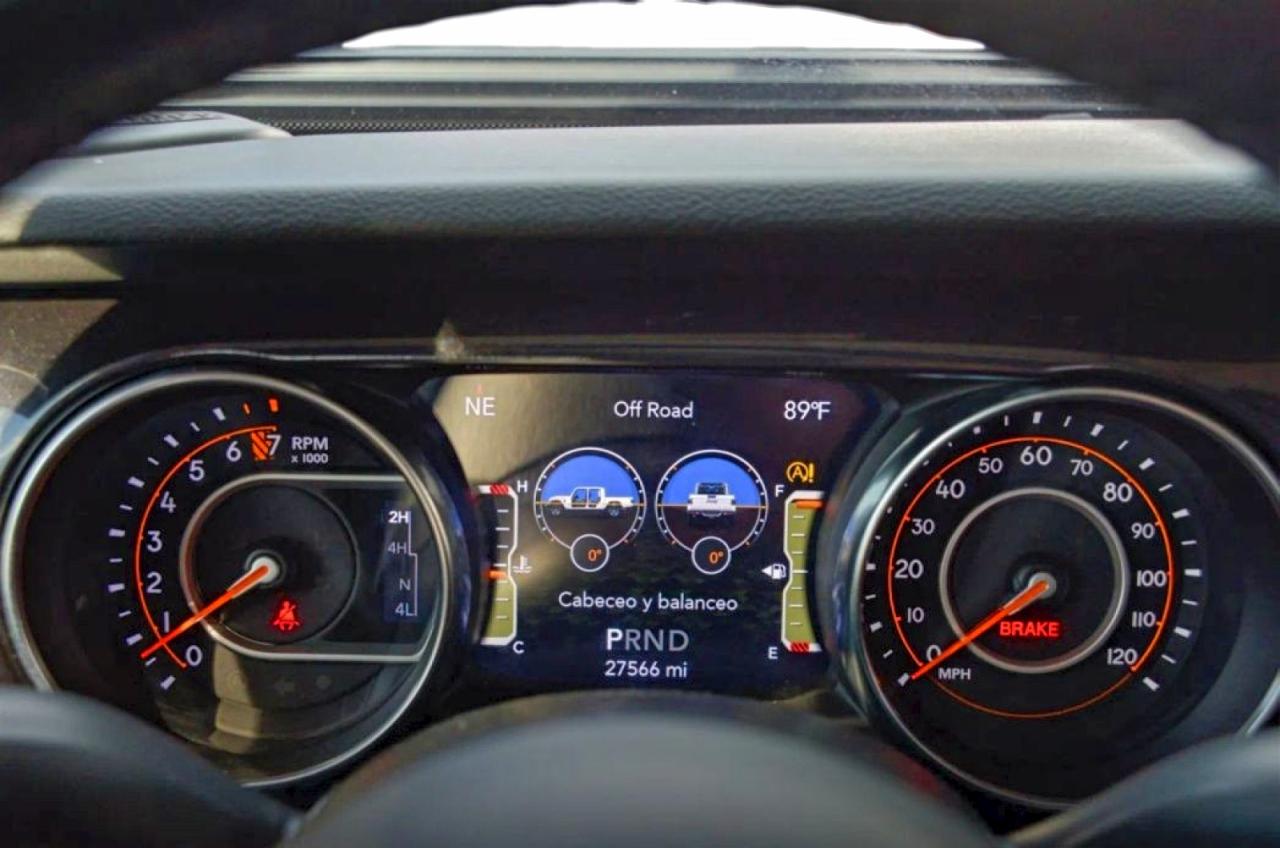 Jeep Gladiator Sport Image 5