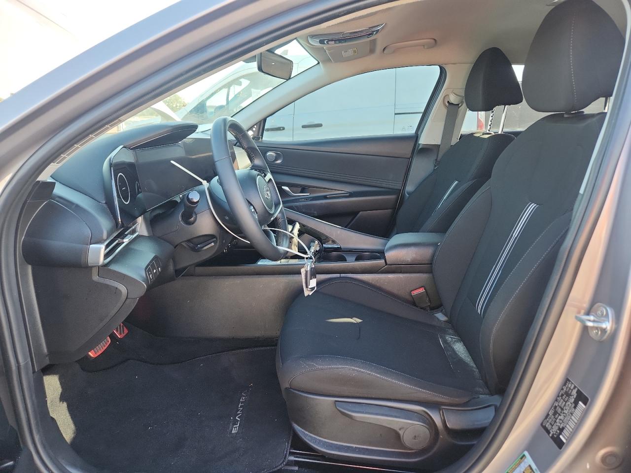 Hyundai ELANTRA Sel Image 5