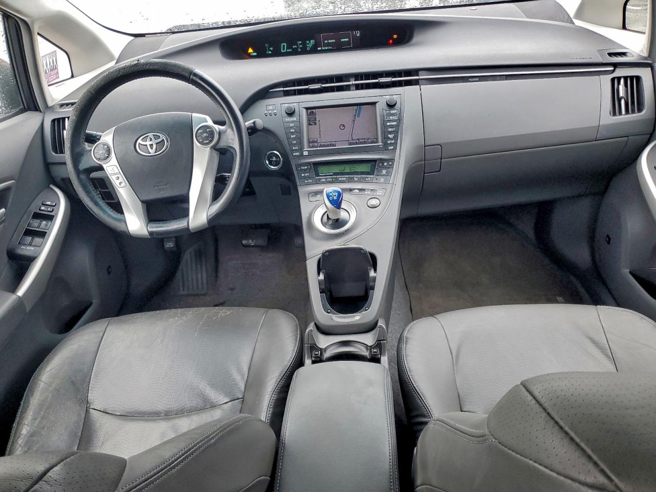 Toyota Prius Image 12