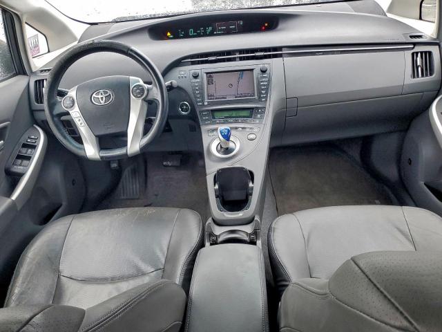 Toyota Prius Image 12