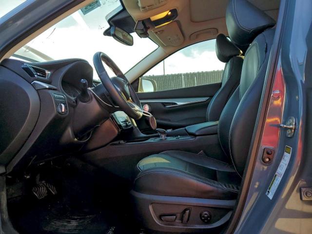 INFINITI Qx Essential Image 10