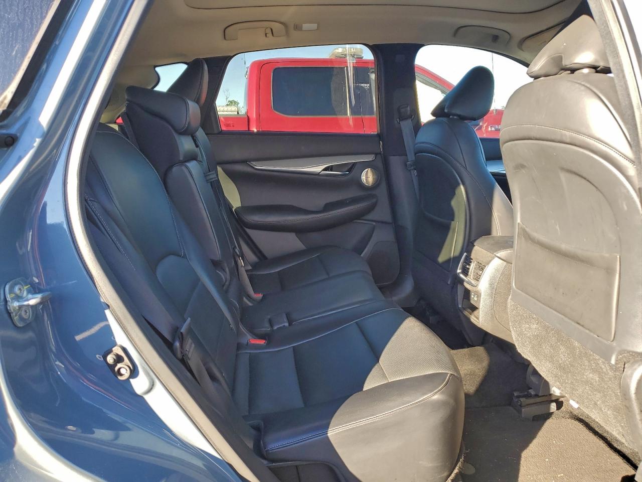 INFINITI Qx Essential Image 11