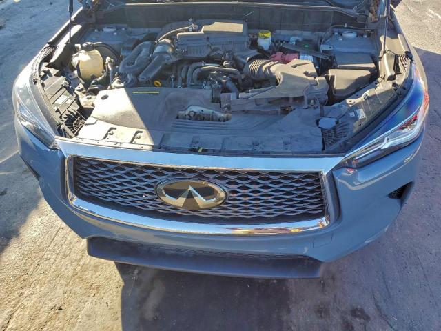 INFINITI Qx Essential Image 8