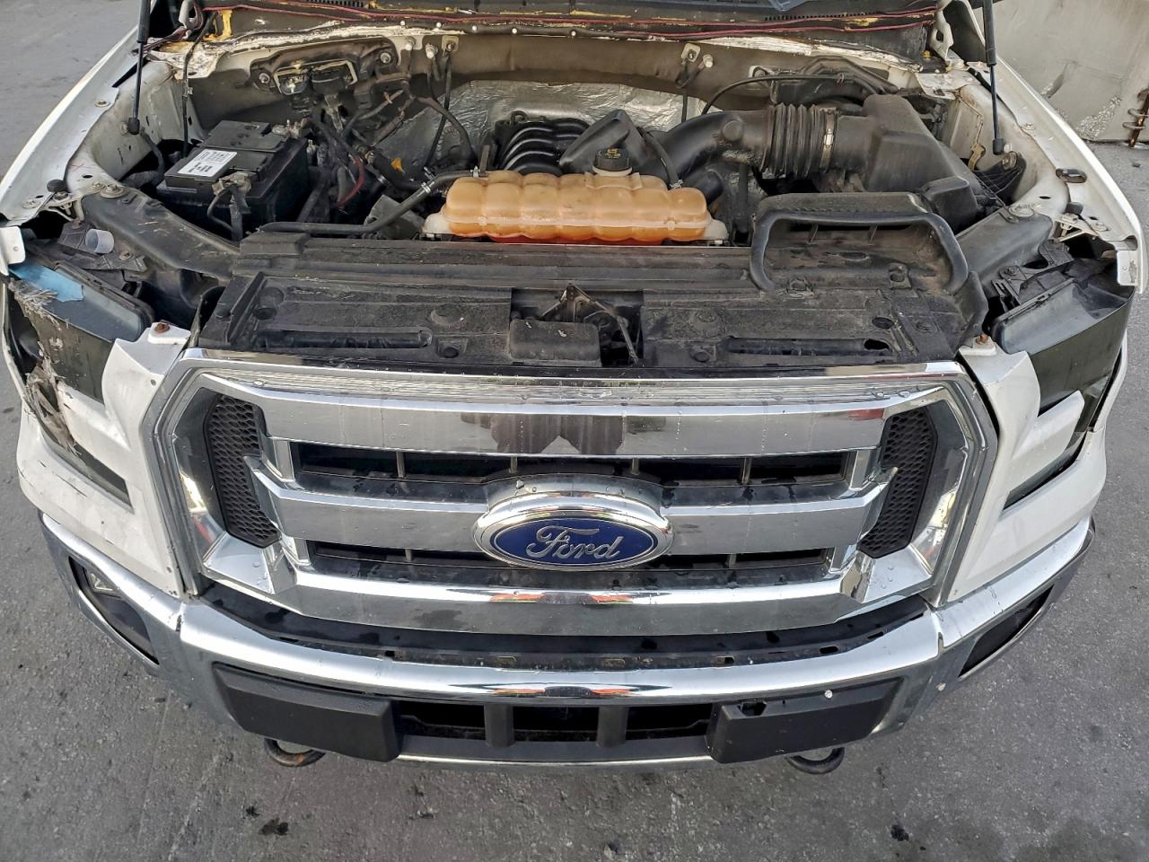 Ford F-150 Supercrew Image 10