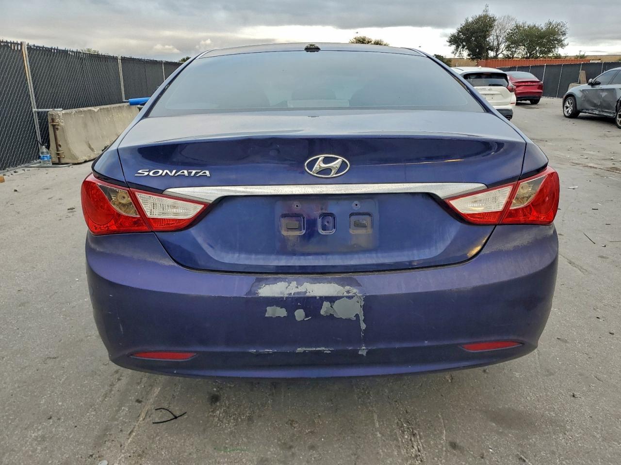 Hyundai SONATA Gls Image 4