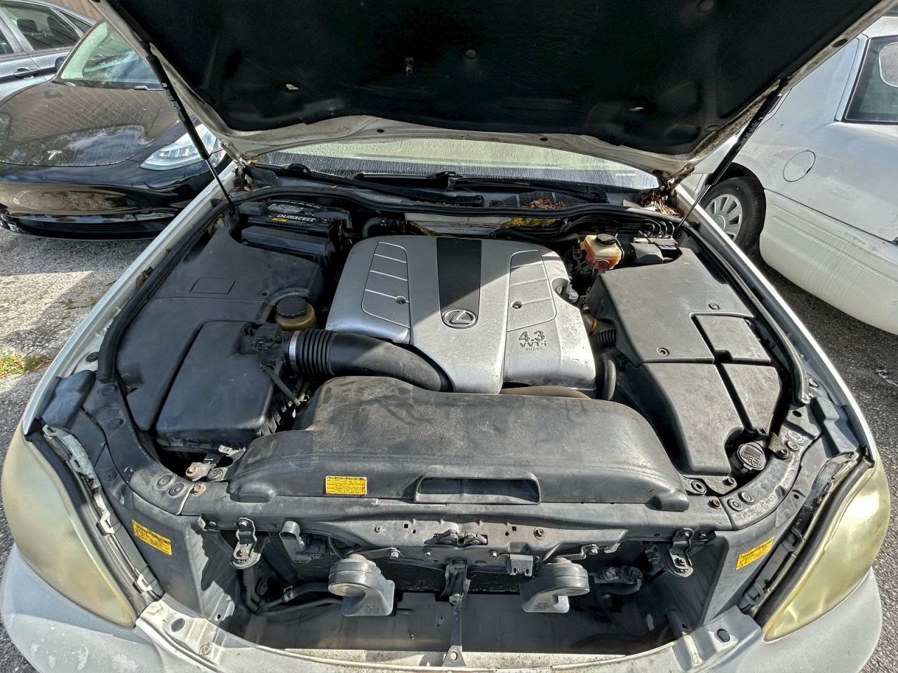 Lexus LS 430 Image 12