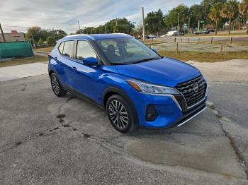  Salvage Nissan Kicks