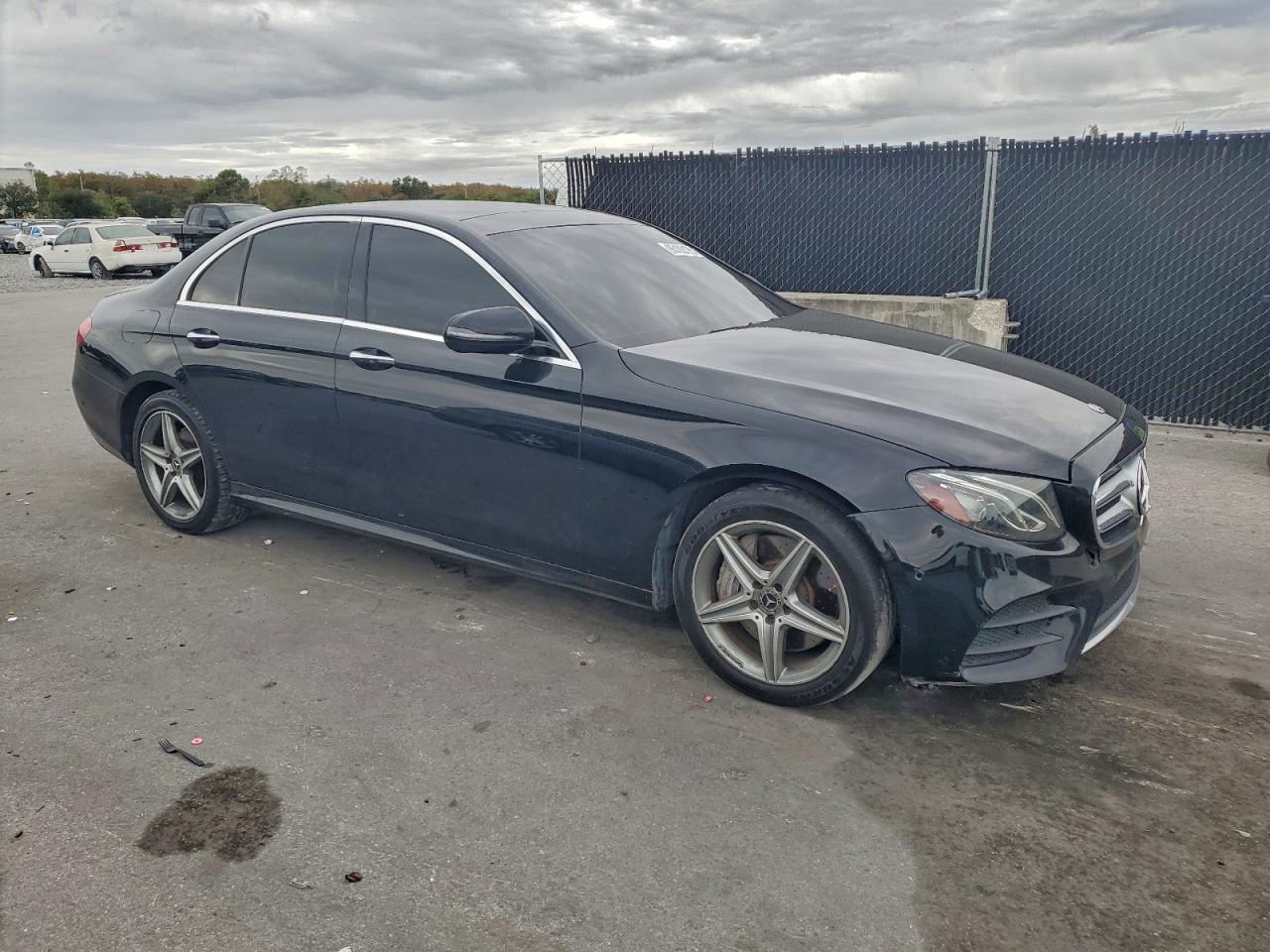 Mercedes-Benz E-Class 300 4matic Image 2