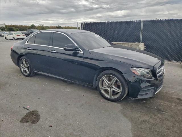 Mercedes-Benz E-Class 300 4matic Image 2