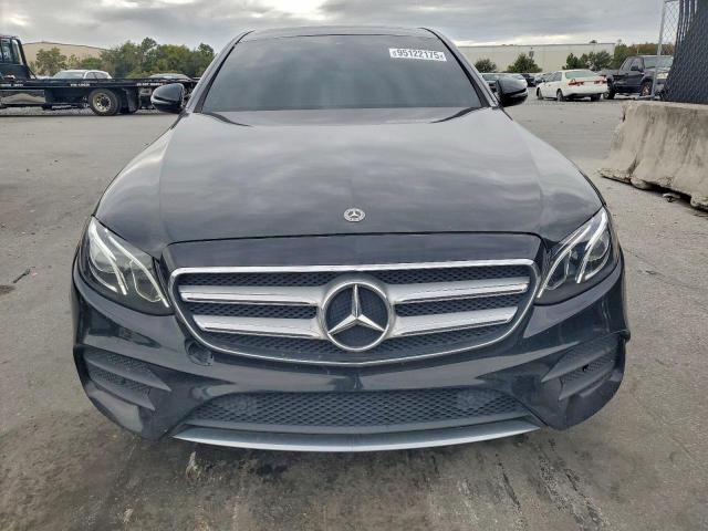 Mercedes-Benz E-Class 300 4matic Image 3