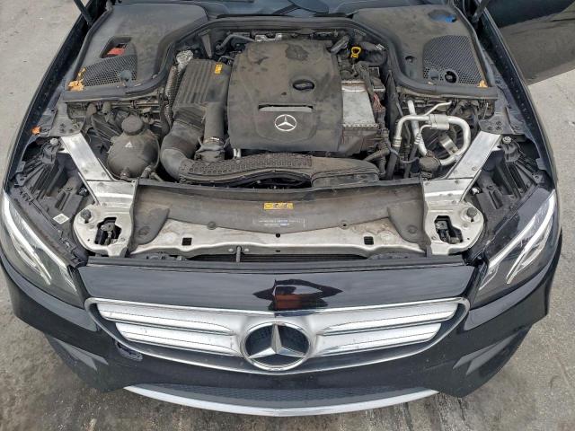 Mercedes-Benz E-Class 300 4matic Image 7
