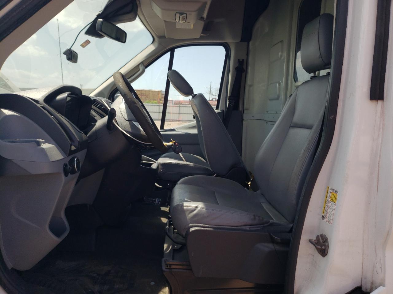 Ford Transit T-250 Image 3