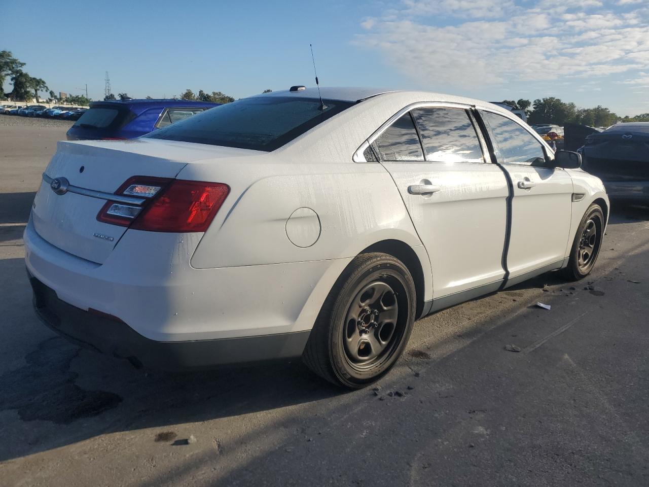 Ford Taurus Police Interceptor Image 2