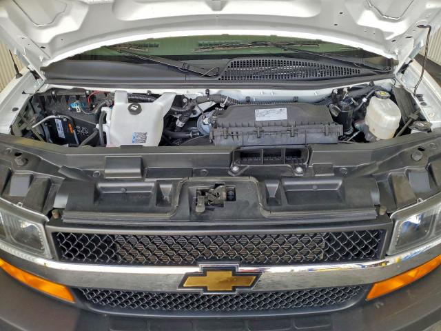 Chevrolet Express Lt Image 13