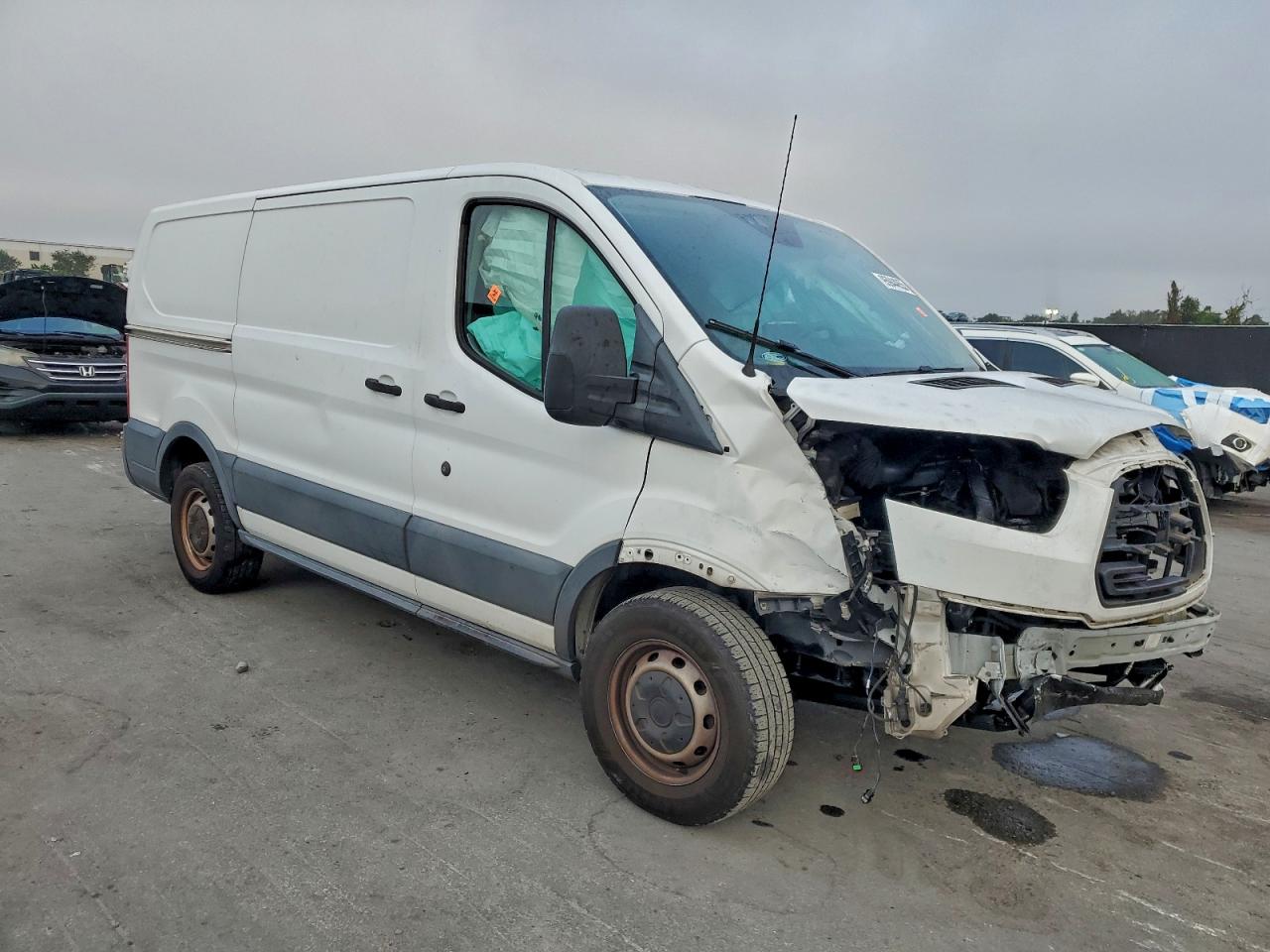 Ford Transit T-150 Image 10