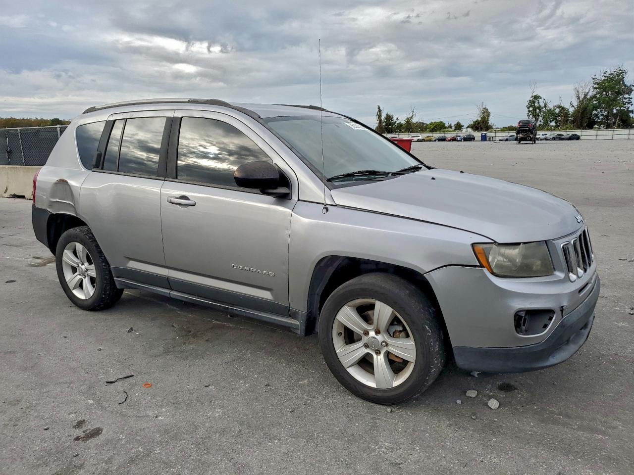 Jeep Compass Sport Image 8