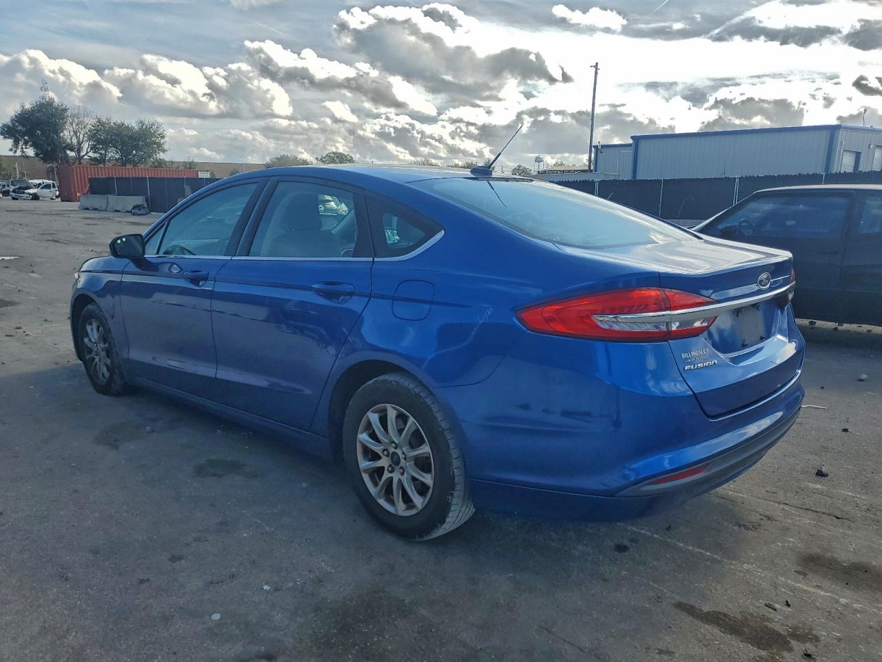 Ford Fusion S Image 12