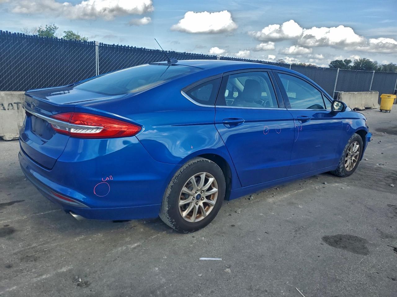 Ford Fusion S Image 8