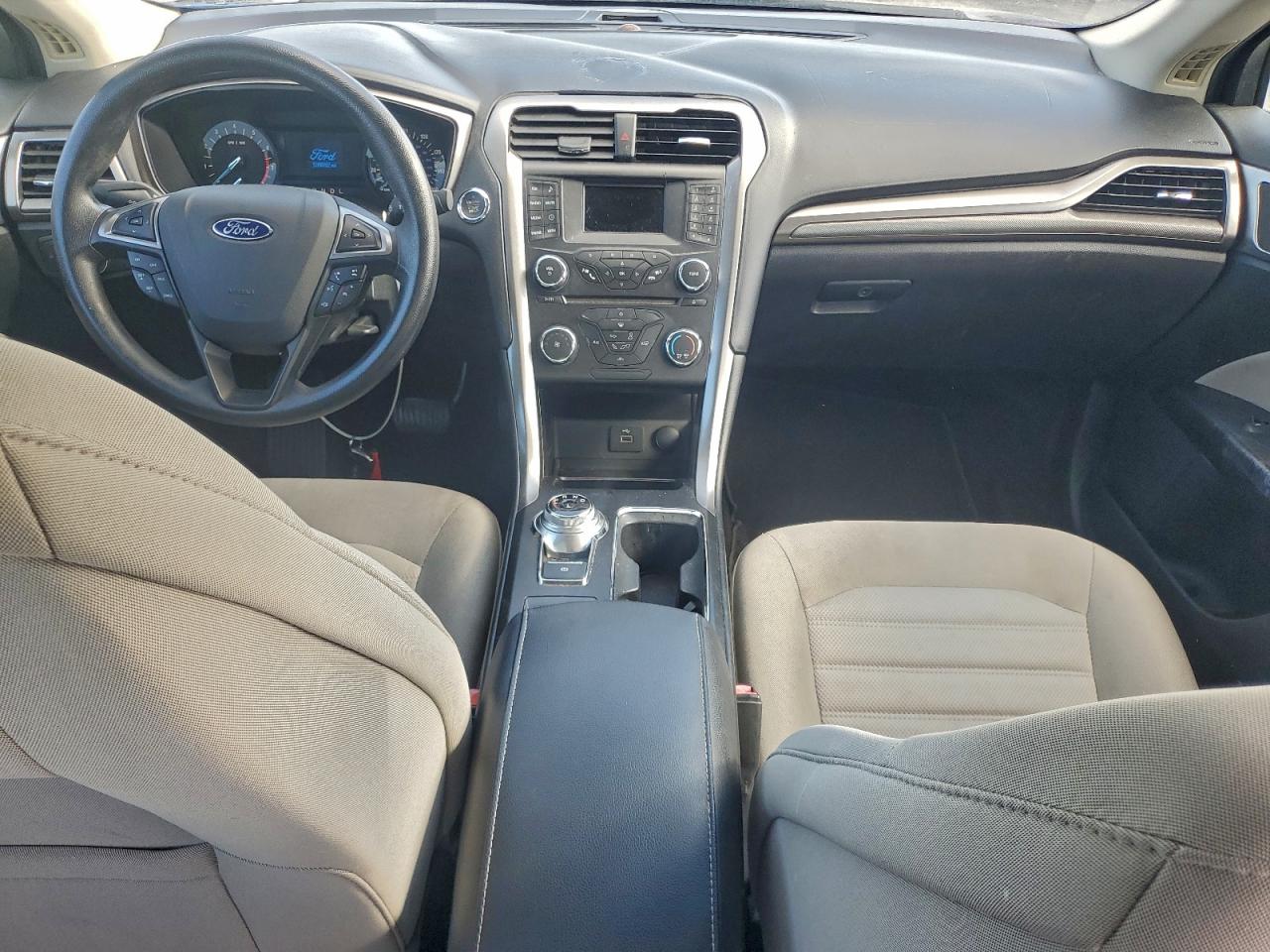 Ford Fusion S Image 10