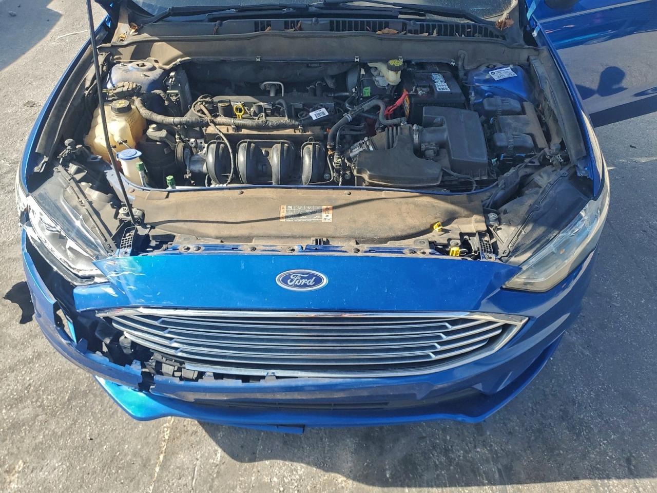 Ford Fusion S Image 4