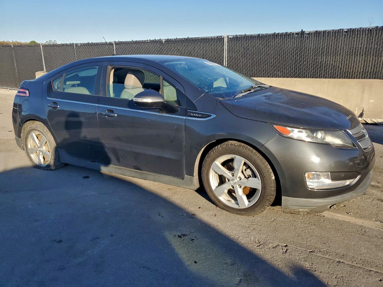 Chevrolet Volt Image 7